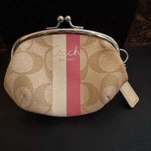 COACH SIGNATURE C STRIPE Kiss Lock Framed Small Coin Change Purse Tan Pink